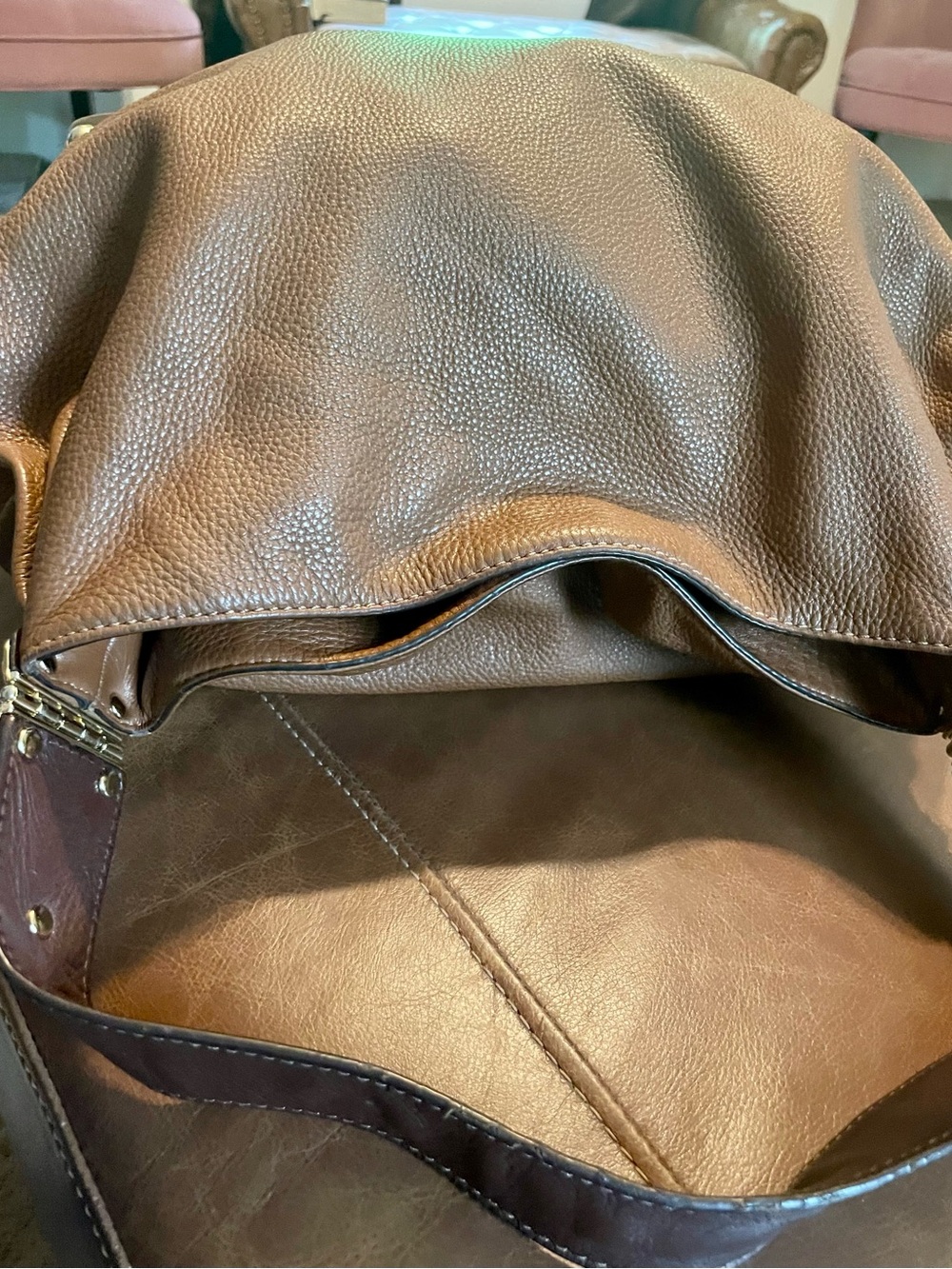 Michael Kors large hobo bag in excellent condition. - Picture 3 of 8